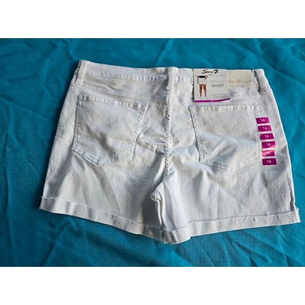 Seven7 White Denim Weekend Shorts - Womens size 16 - NEW